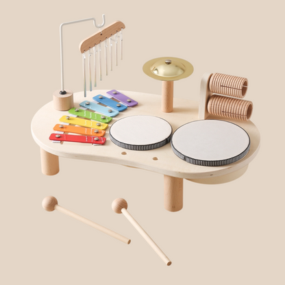Houten muziektafel met instrumenten