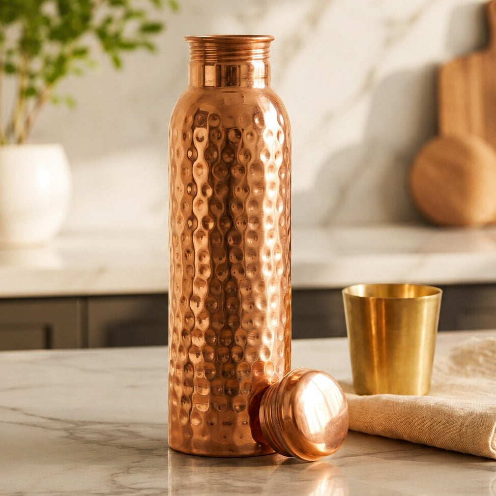 Koperen drinkfles met gehamerd oppervlak