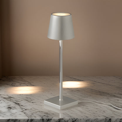 Dimbare LED tafellamp met drie lichtstanden