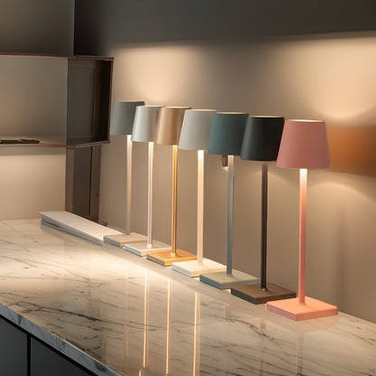 Dimbare LED tafellamp met drie lichtstanden