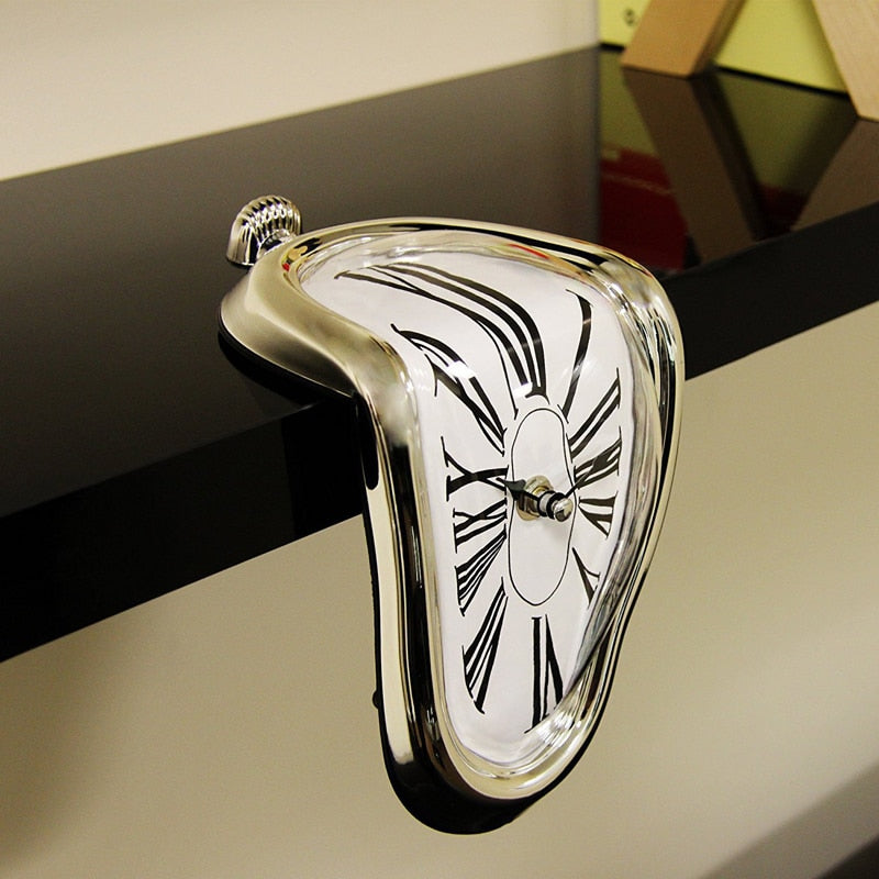 SurrealClock smeltende tafelklok