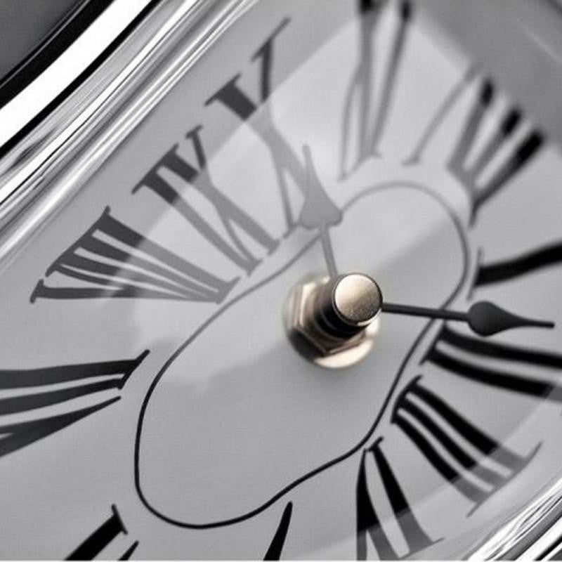 SurrealClock smeltende tafelklok