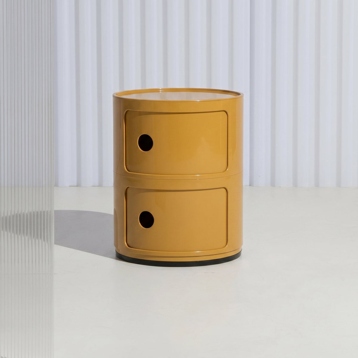 Ronde Kast met Draaiende Deurtjes